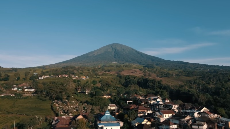 5 Fakta Tentang Gunung Dempo Pagar Alam yang Unik dan Menarik
