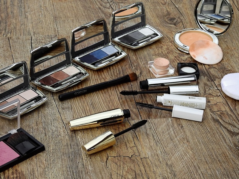 5 Brand Kosmetik yang Terkenal Dijual Melalui Online
